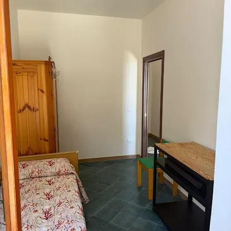 Con Terrazza E Discesa Privata In *