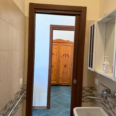 Con Terrazza E Discesa Privata In