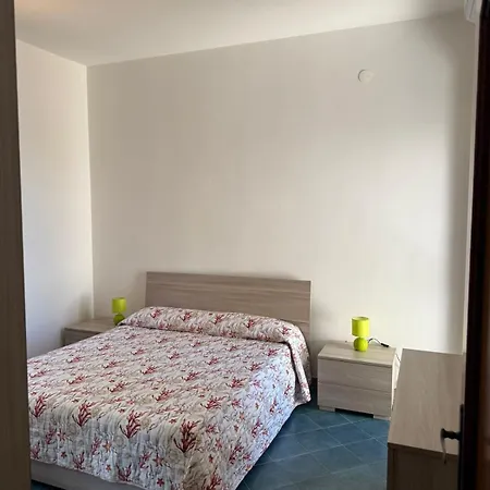 Con Terrazza E Discesa Privata In *