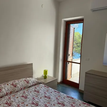 Con Terrazza E Discesa Privata In Santa Maria di Castellabate