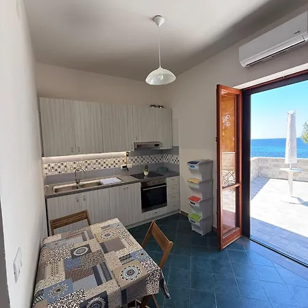 Con Terrazza E Discesa Privata In Appartamento Santa Maria di Castellabate