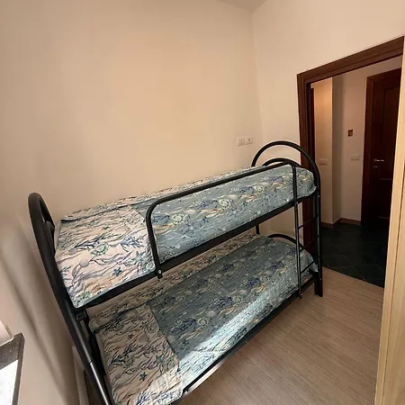 Con Terrazza E Discesa Privata In