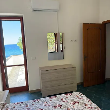 Appartamento Con Terrazza E Discesa Privata In